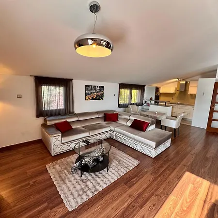 Διαμέρισμα Luxury Penthouse On Rosehill With Free Garage *