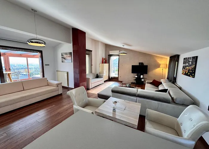 Luxury Penthouse On Rosehill With Free Garage Διαμέρισμα Βουδαπέστη