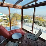 Luxury Penthouse On Rosehill With Free Garage *