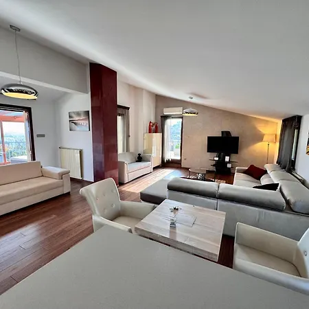 Luxury Penthouse On Rosehill With Free Garage Апартаменты Будапешт