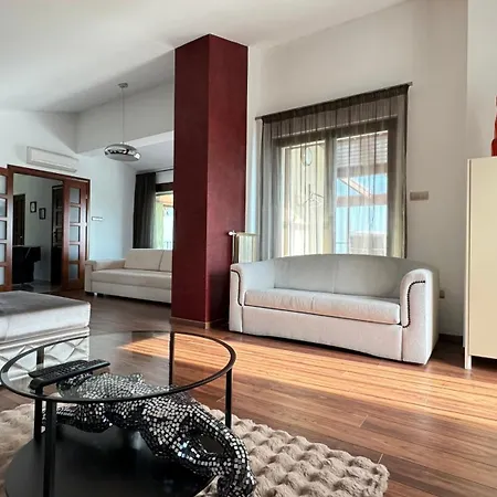 Luxury Penthouse On Rosehill With Free Garage Апартаменты *